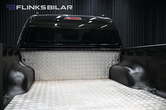 Volkswagen Amarok 8 of 27