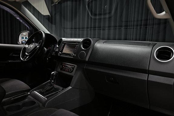 Volkswagen Amarok 25 of 27