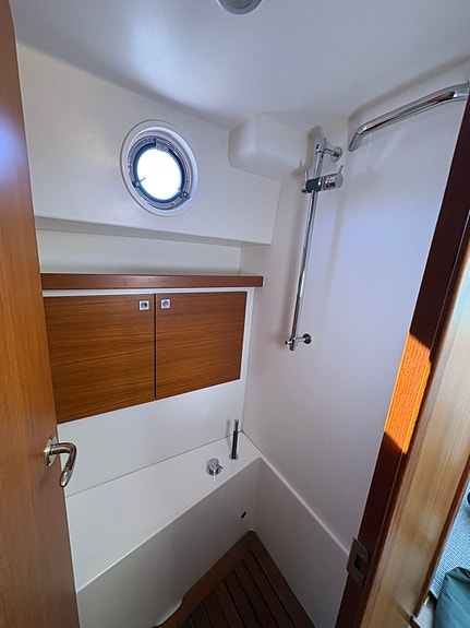 Delta 34 SW 2011 med 2 x Volvo Penta D4-300 8 of 9