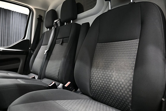 Ford Transit Custom 27 of 30