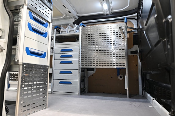 Ford Transit Custom 18 of 30