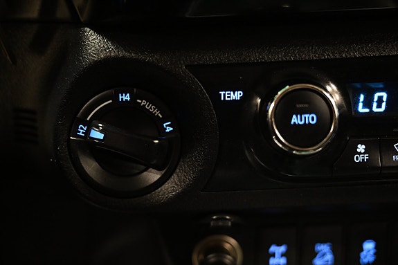 Toyota HiLux 29 of 30