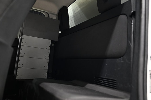 Toyota HiLux 20 of 30