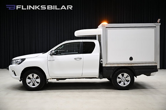Toyota HiLux 3 of 30