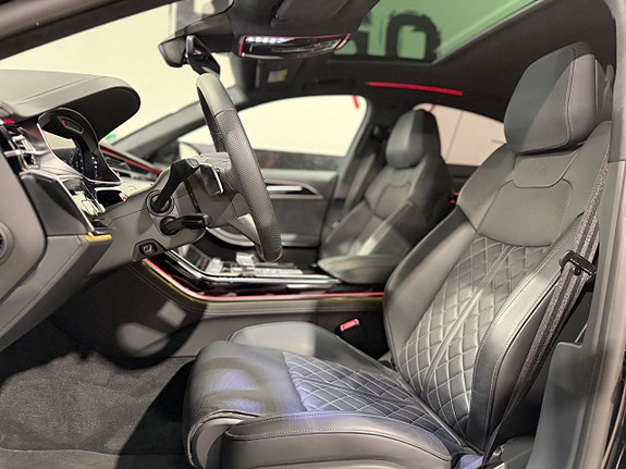 Audi A8 9 of 21
