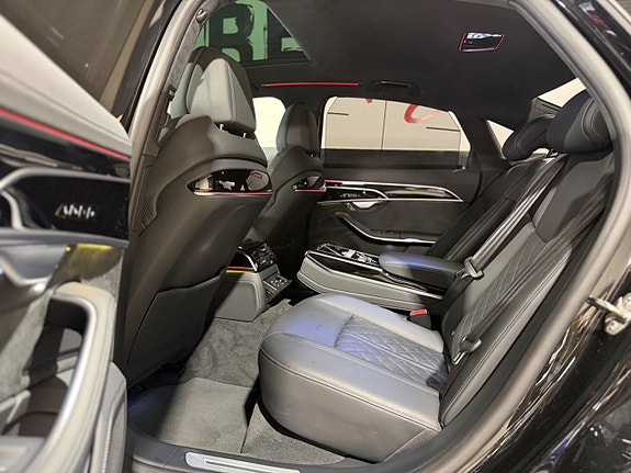 Audi A8 12 of 21