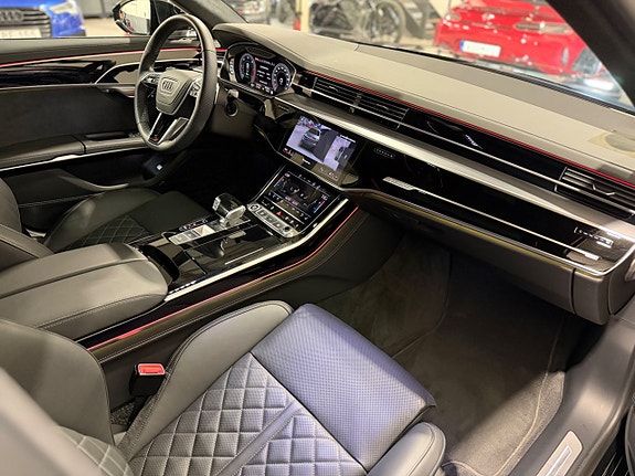Audi A8 10 of 21