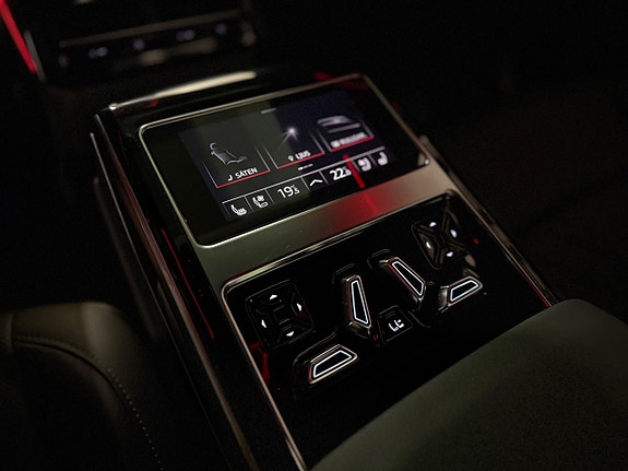 Audi A8 15 of 21