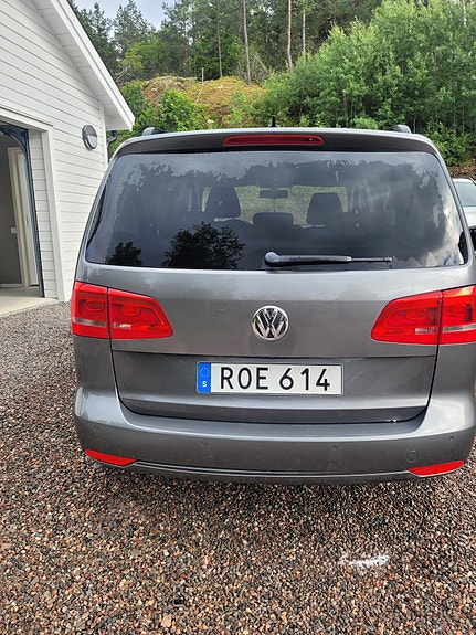 Volkswagen Touran 3 of 5