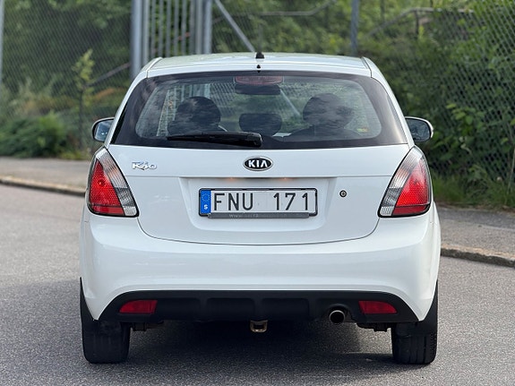 Kia Rio 9 of 17