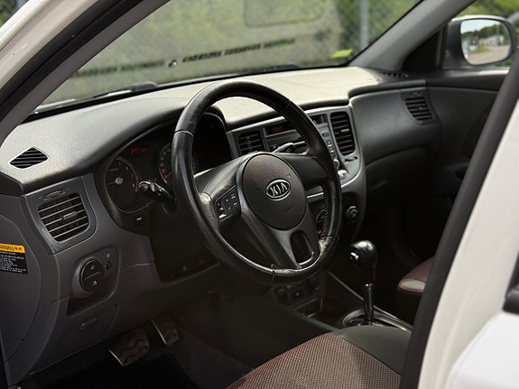 Kia Rio 11 of 17