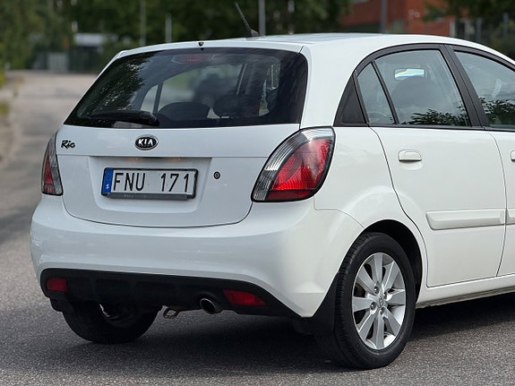 Kia Rio 6 of 17