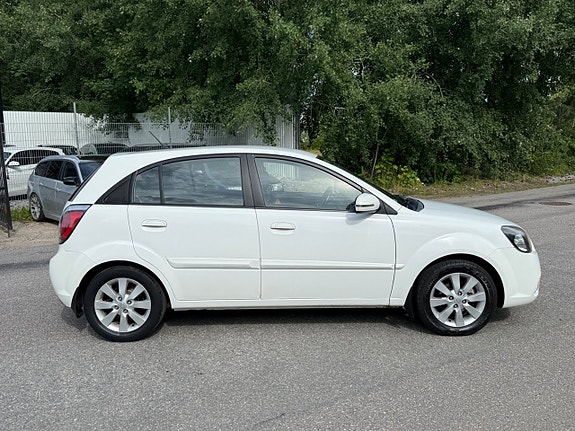 Kia Rio 3 of 17