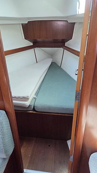 Beneteau Oceanis 36 cc 5 of 5