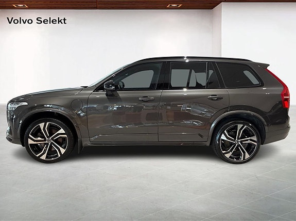 Volvo XC90 3 of 18