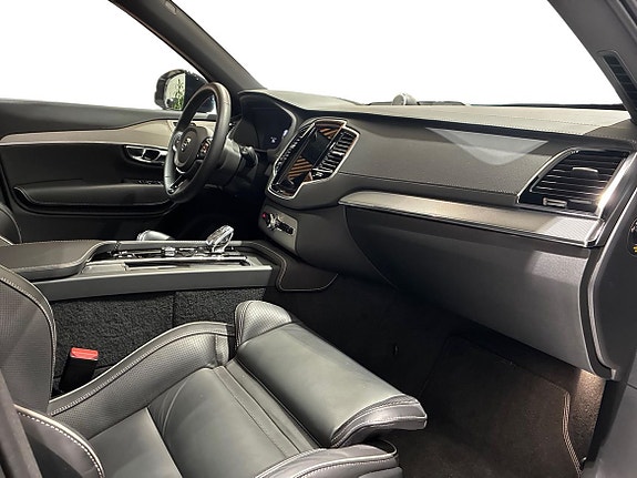 Volvo XC90 4 of 18