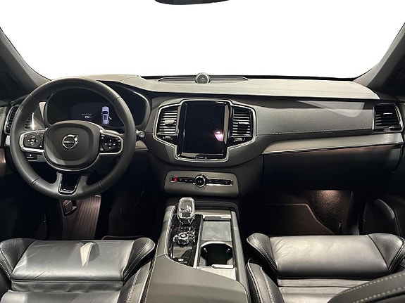 Volvo XC90 5 of 18
