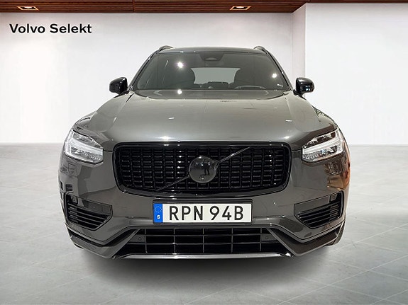 Volvo XC90 8 of 18