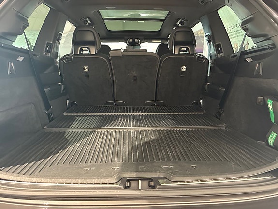 Volvo XC90 13 of 18