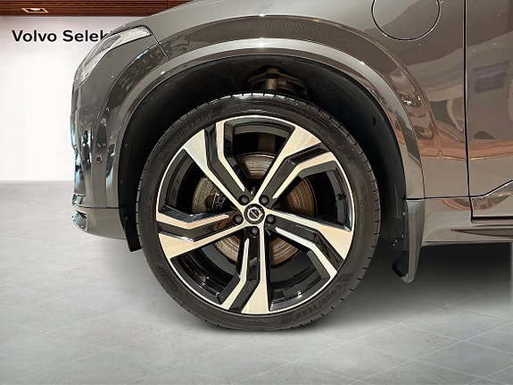 Volvo XC90 9 of 18