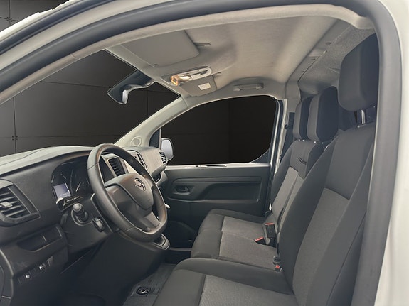 Opel Vivaro 12 of 27