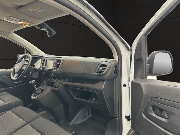 Opel Vivaro 21 of 27