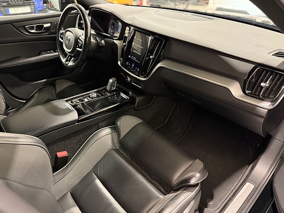 Volvo V60 9 of 11
