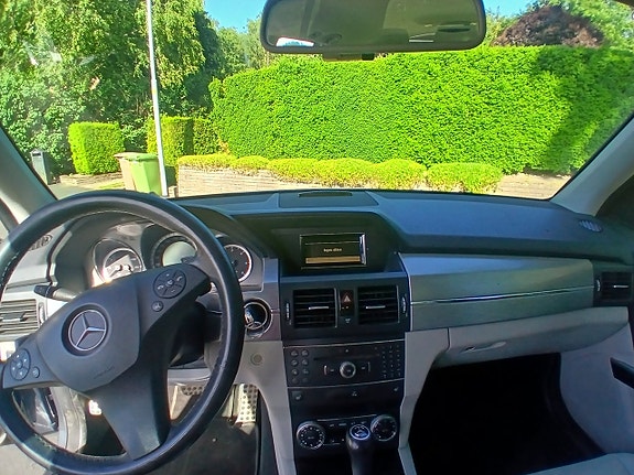 Mercedes-Benz GLK320 5 of 5