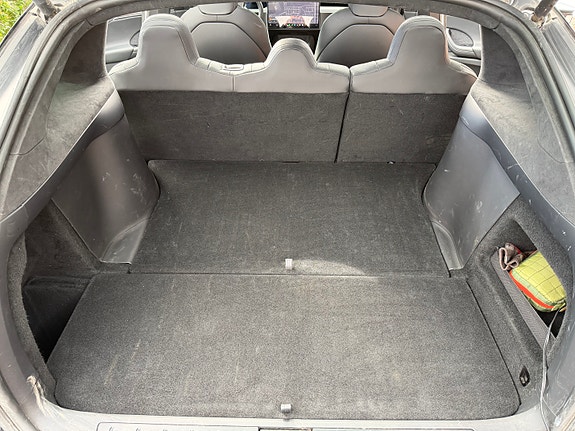 Tesla Model X 6 of 9