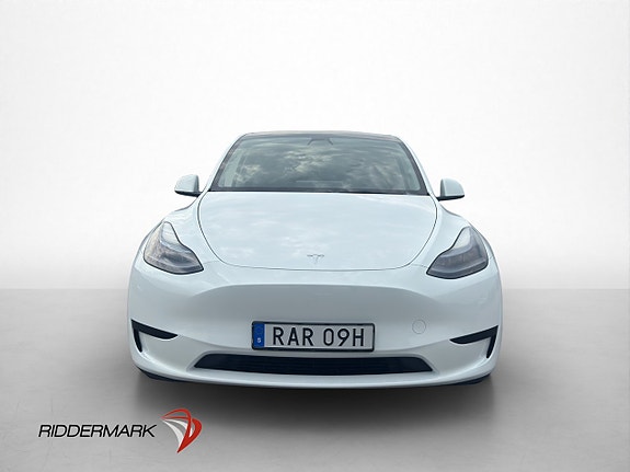 Tesla Model Y 3 of 5