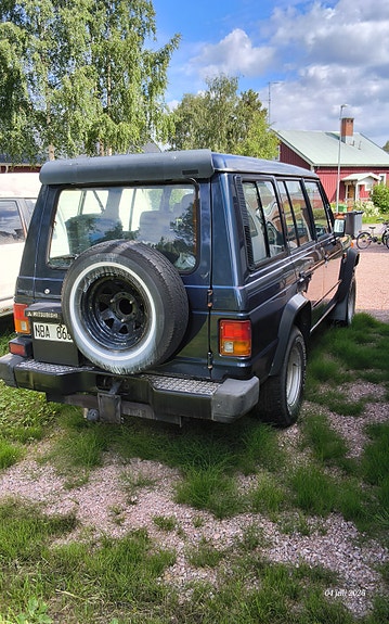 Mitsubishi Pajero 3 of 4