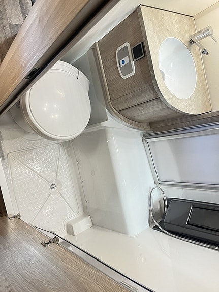 Kabe ROYAL TMRX 780 LGB (ALDE+Solcell+AC+Litium+Elmarkis) 23 of 30