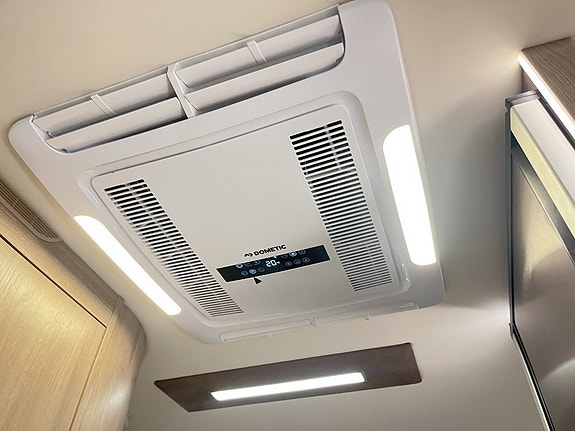 Kabe ROYAL TMRX 780 LGB (ALDE+Solcell+AC+Litium+Elmarkis) 26 of 30