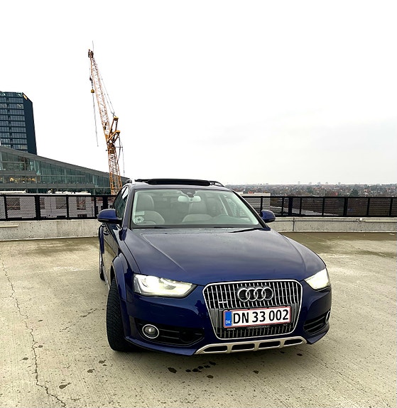 Audi A4 allroad 2 of 13