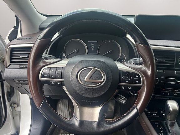 Lexus RX450h 11 of 26