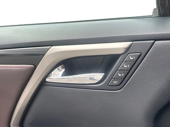 Lexus RX450h 16 of 26