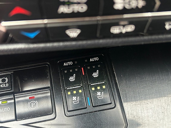 Lexus RX450h 22 of 26