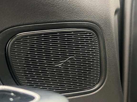 Mercedes-Benz GLC300 e 12 of 30