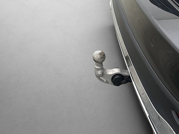 Mercedes-Benz GLC300 e 9 of 30
