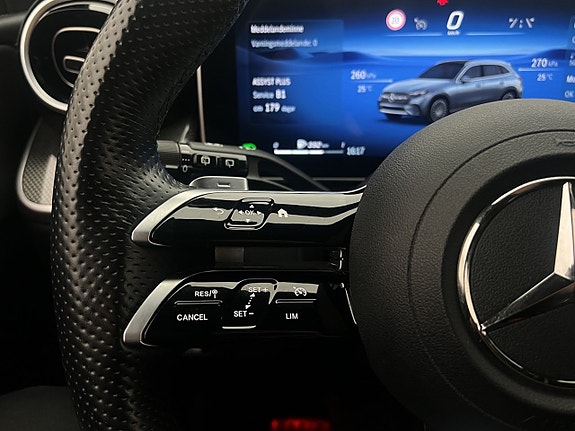 Mercedes-Benz GLC300 e 15 of 30