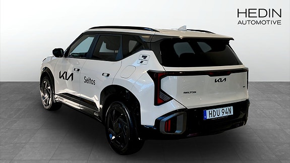 Kia Seltos 2 of 5
