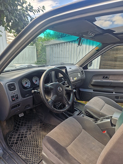 Nissan Navara 2 of 7