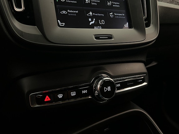 Volvo XC40 21 of 30