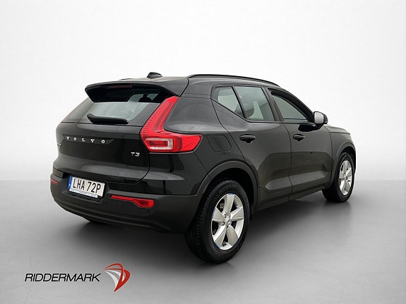 Volvo XC40 8 of 30
