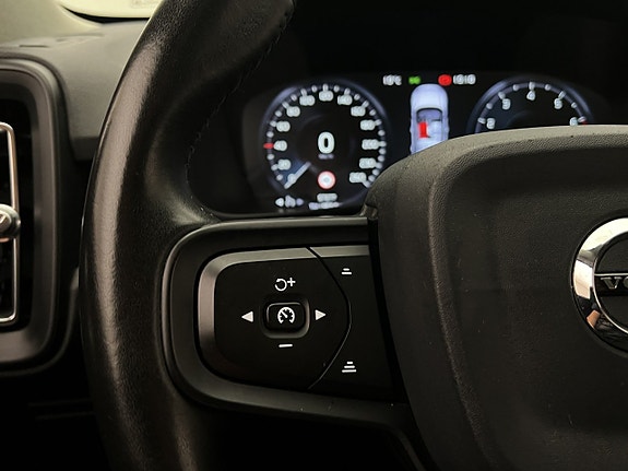 Volvo XC40 14 of 30
