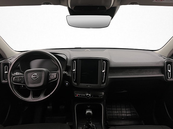 Volvo XC40 12 of 30