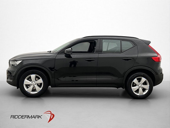 Volvo XC40 4 of 5