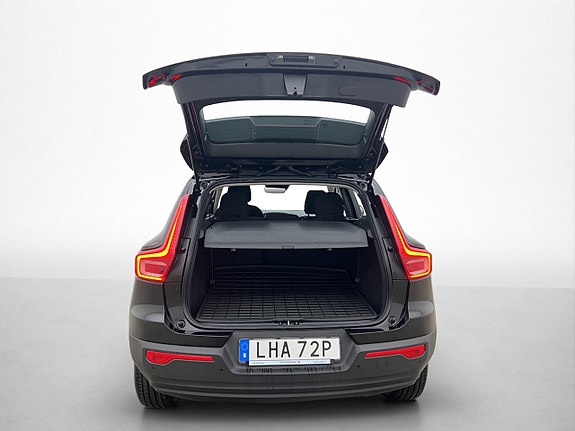 Volvo XC40 9 of 30