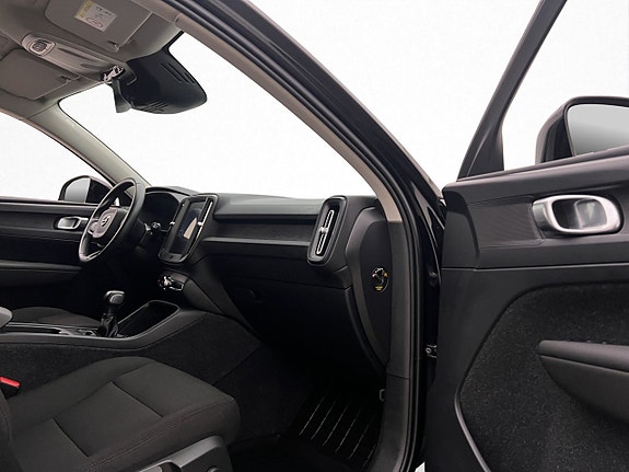 Volvo XC40 24 of 30