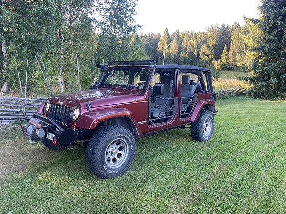 Jeep Wrangler 2 of 8
